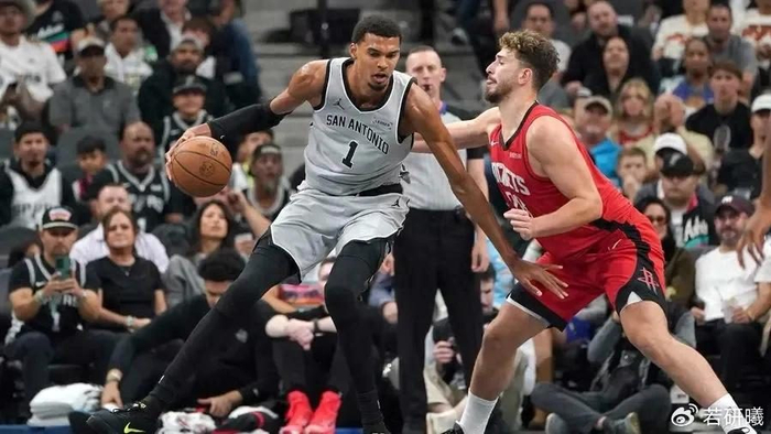 开云-狂输66分！申京成火箭漏洞，美媒晒防守数据，谢泼德确实被冤枉了|卡佩拉|马刺|凯文·杜兰特|圣安东尼奥马刺队|阿尔佩伦-申京_新浪新闻
